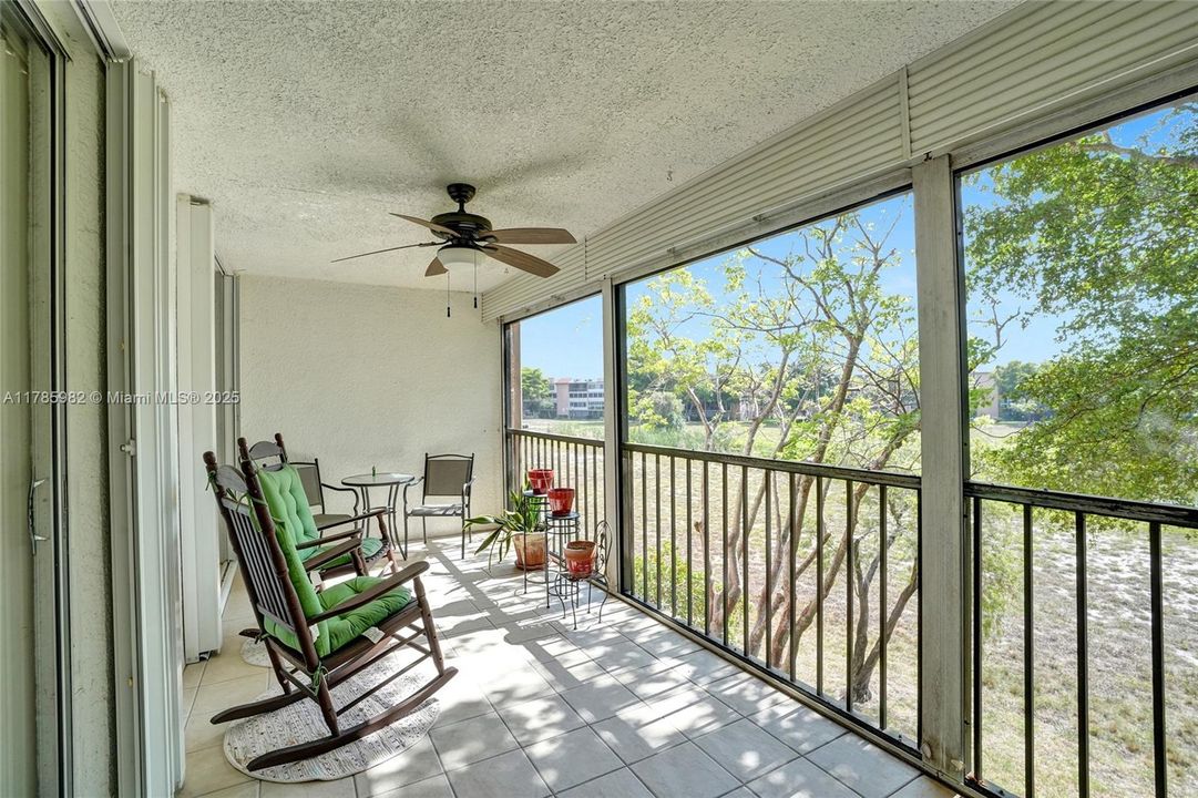 最近售出: $180,000 (2 贝兹, 2 浴室, 1100 平方英尺)