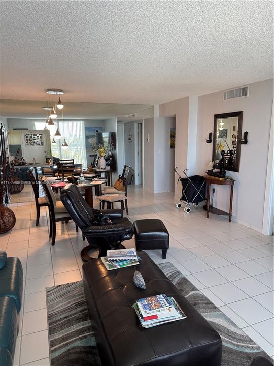 For Sale: $280,000 (2 beds, 2 baths, 1150 Square Feet)