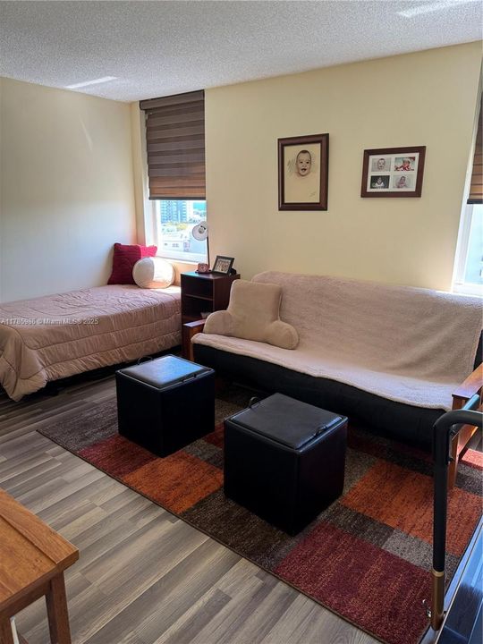 For Sale: $280,000 (2 beds, 2 baths, 1150 Square Feet)