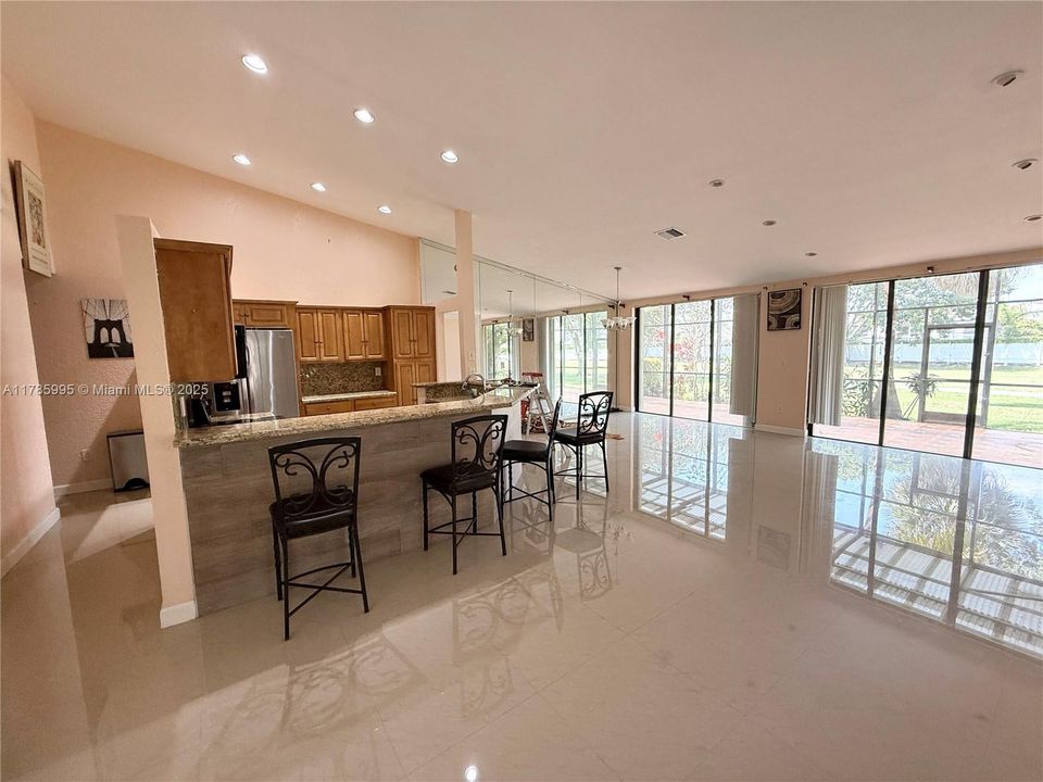 Recently Rented: $3,750 (3 beds, 2 baths, 1524 Square Feet)