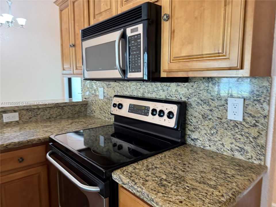 Recently Rented: $3,750 (3 beds, 2 baths, 1524 Square Feet)