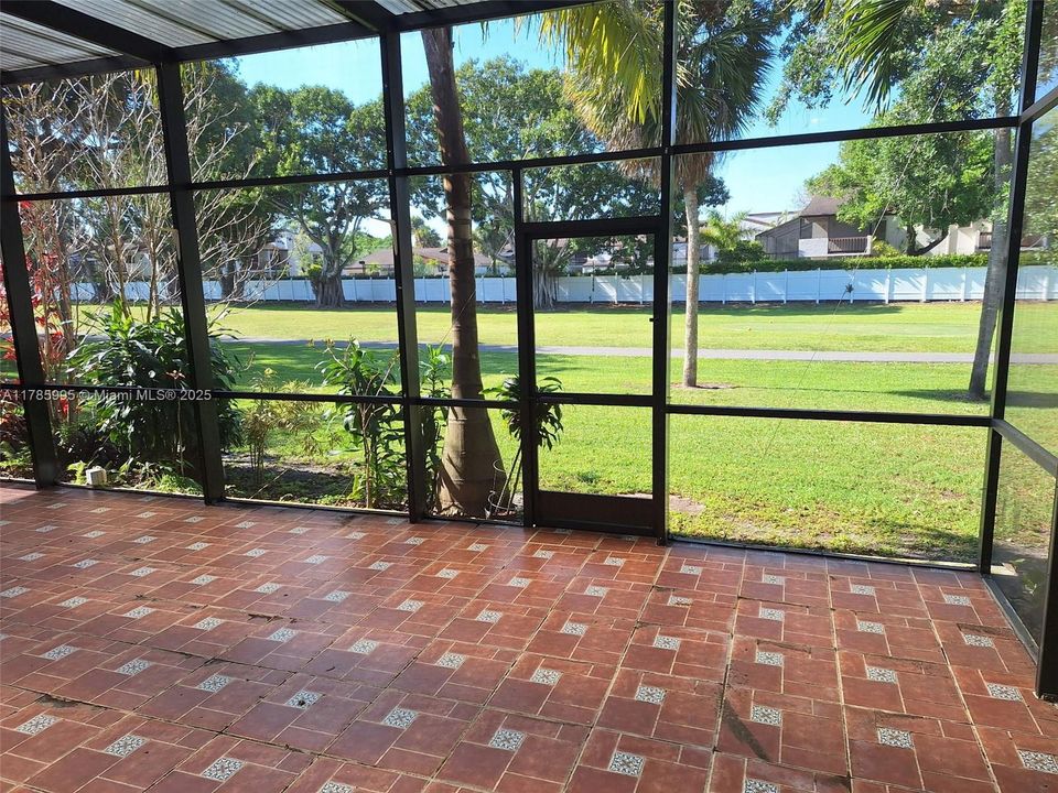 Recently Rented: $3,750 (3 beds, 2 baths, 1524 Square Feet)