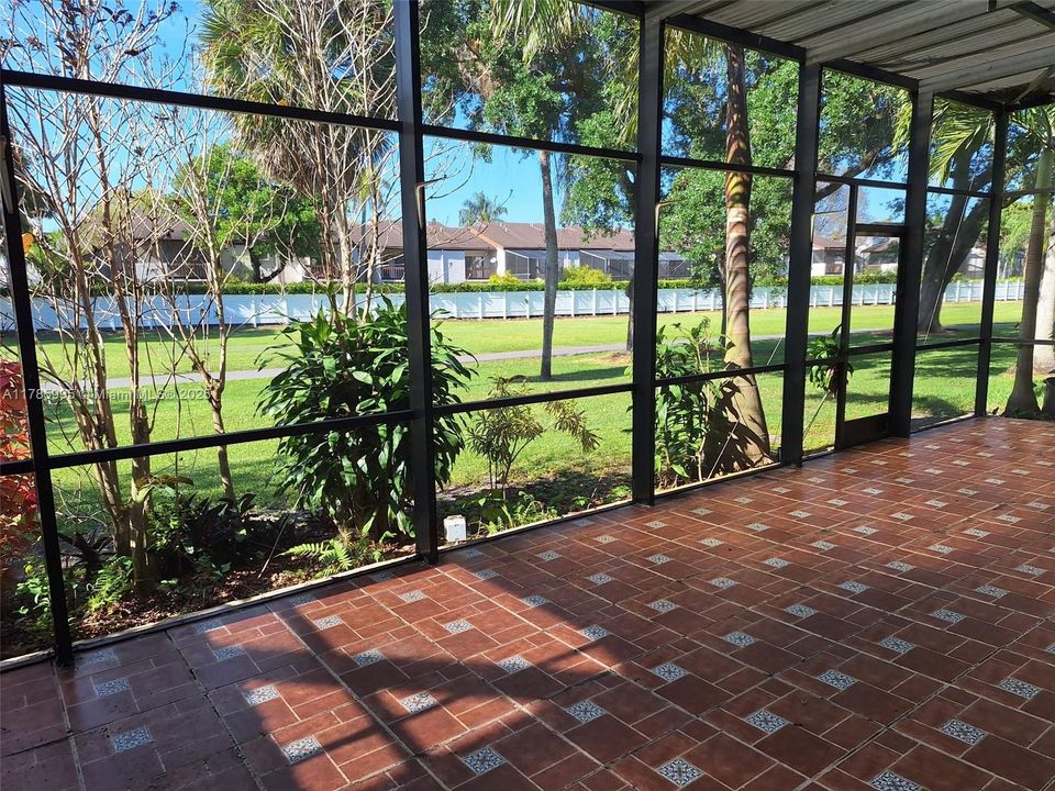 Recently Rented: $3,750 (3 beds, 2 baths, 1524 Square Feet)