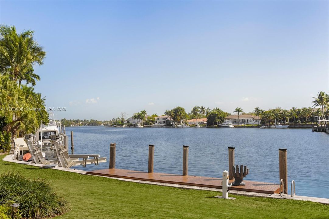 For Sale: $37,000,000 (7 beds, 7 baths, 10840 Square Feet)