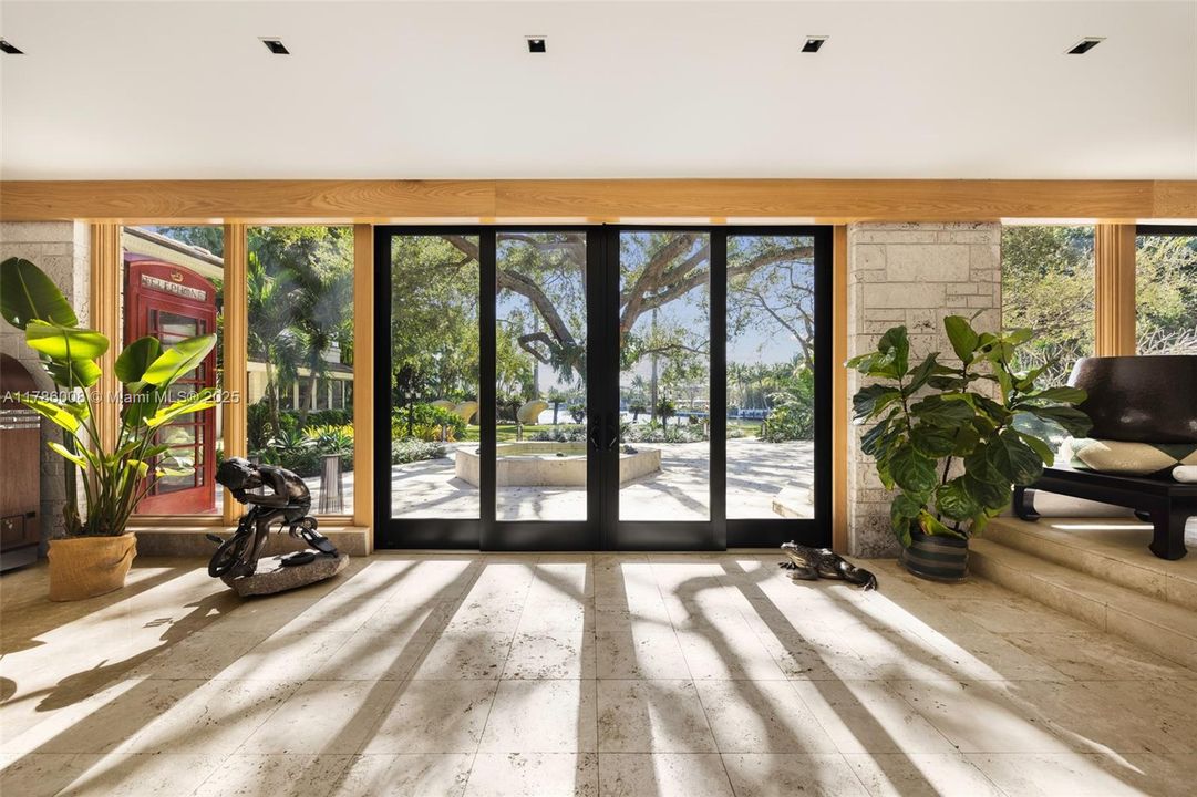 For Sale: $37,000,000 (7 beds, 7 baths, 10840 Square Feet)