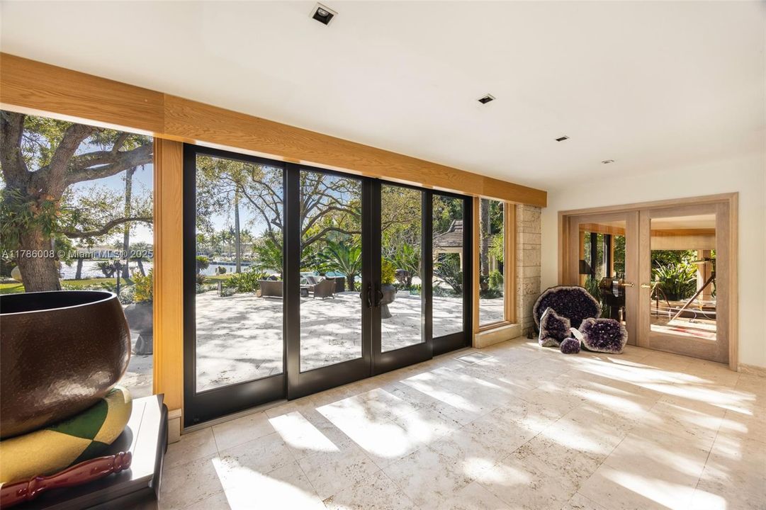 For Sale: $37,000,000 (7 beds, 7 baths, 10840 Square Feet)