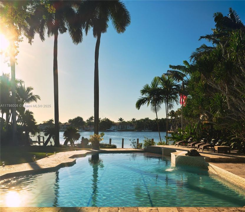 For Sale: $37,000,000 (7 beds, 7 baths, 10840 Square Feet)