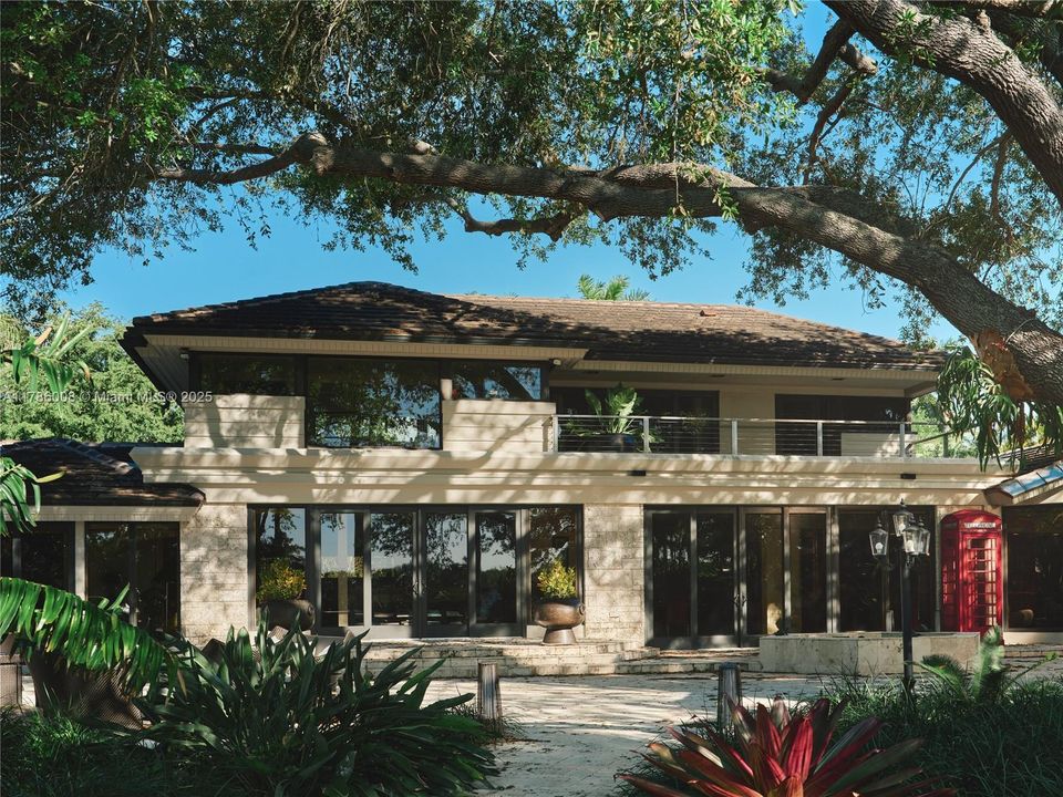 For Sale: $37,000,000 (7 beds, 7 baths, 10840 Square Feet)