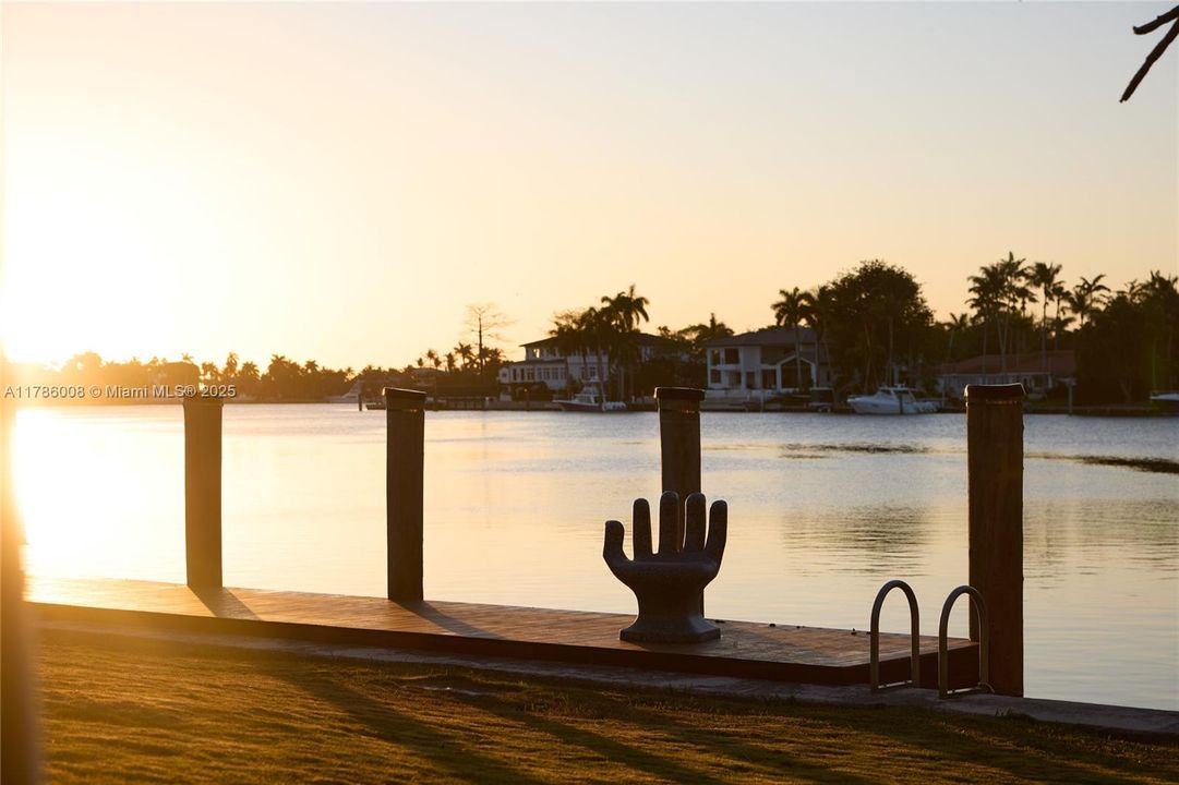 For Sale: $37,000,000 (7 beds, 7 baths, 10840 Square Feet)