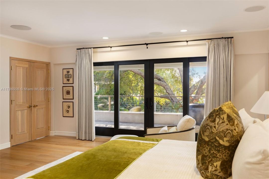 For Sale: $37,000,000 (7 beds, 7 baths, 10840 Square Feet)