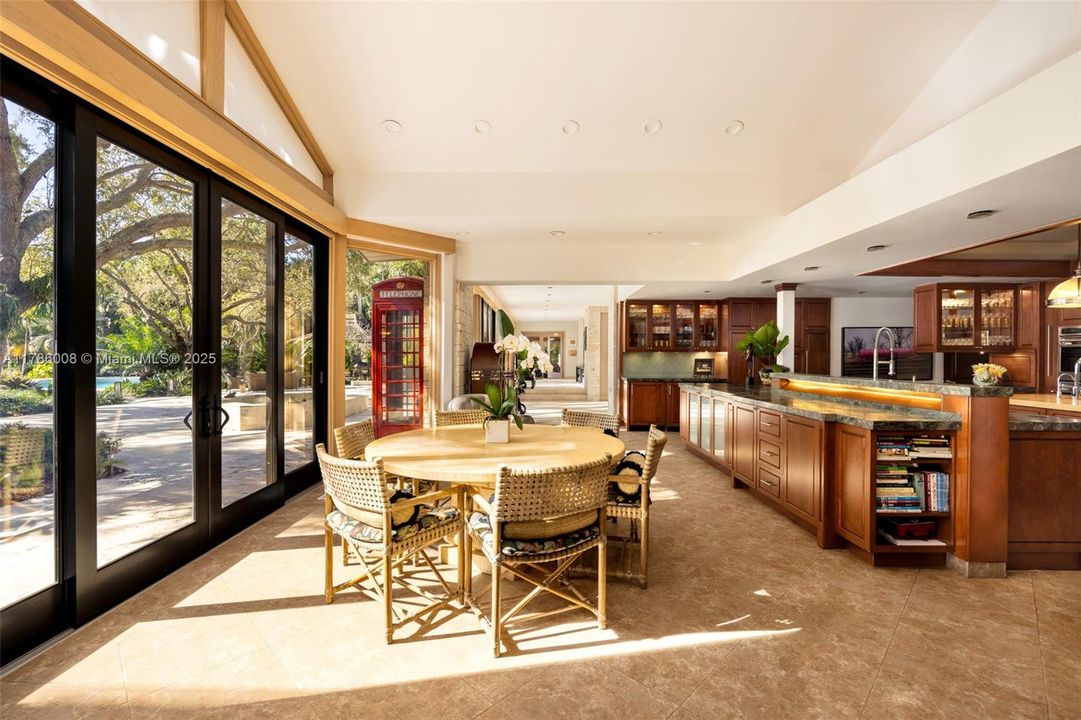 For Sale: $37,000,000 (7 beds, 7 baths, 10840 Square Feet)