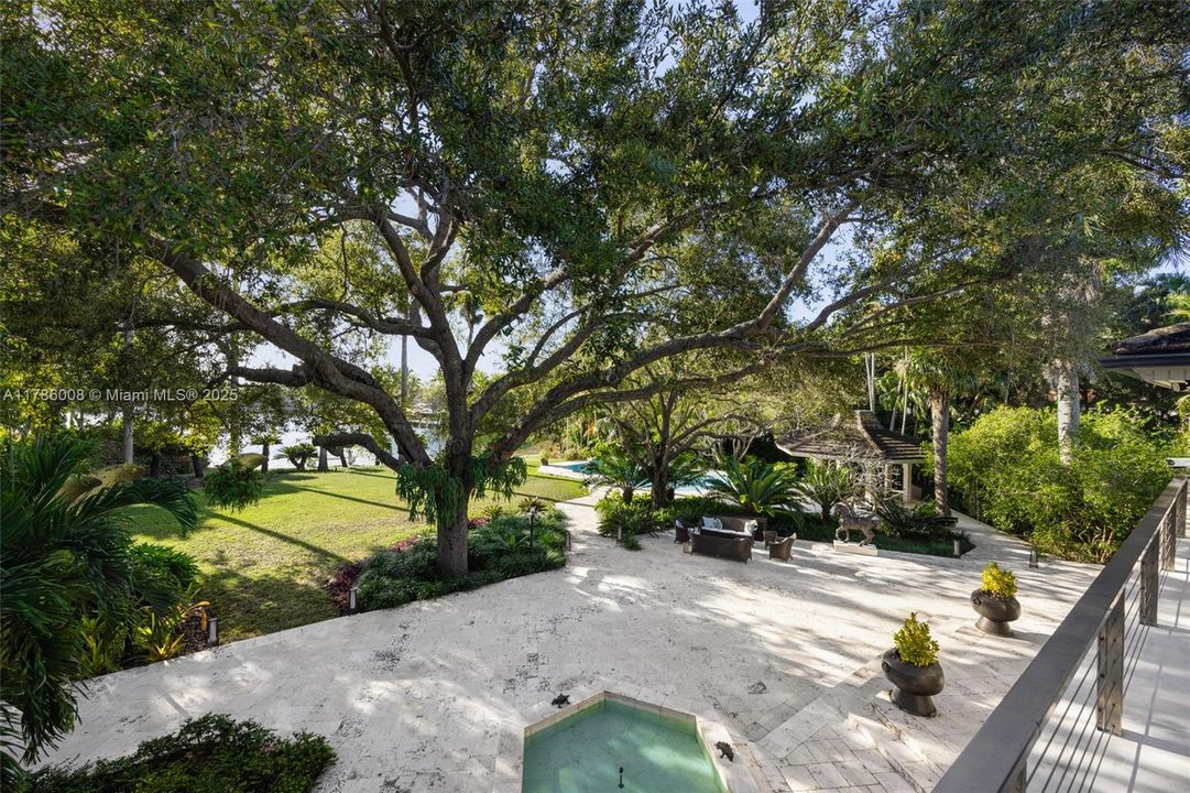 For Sale: $37,000,000 (7 beds, 7 baths, 10840 Square Feet)