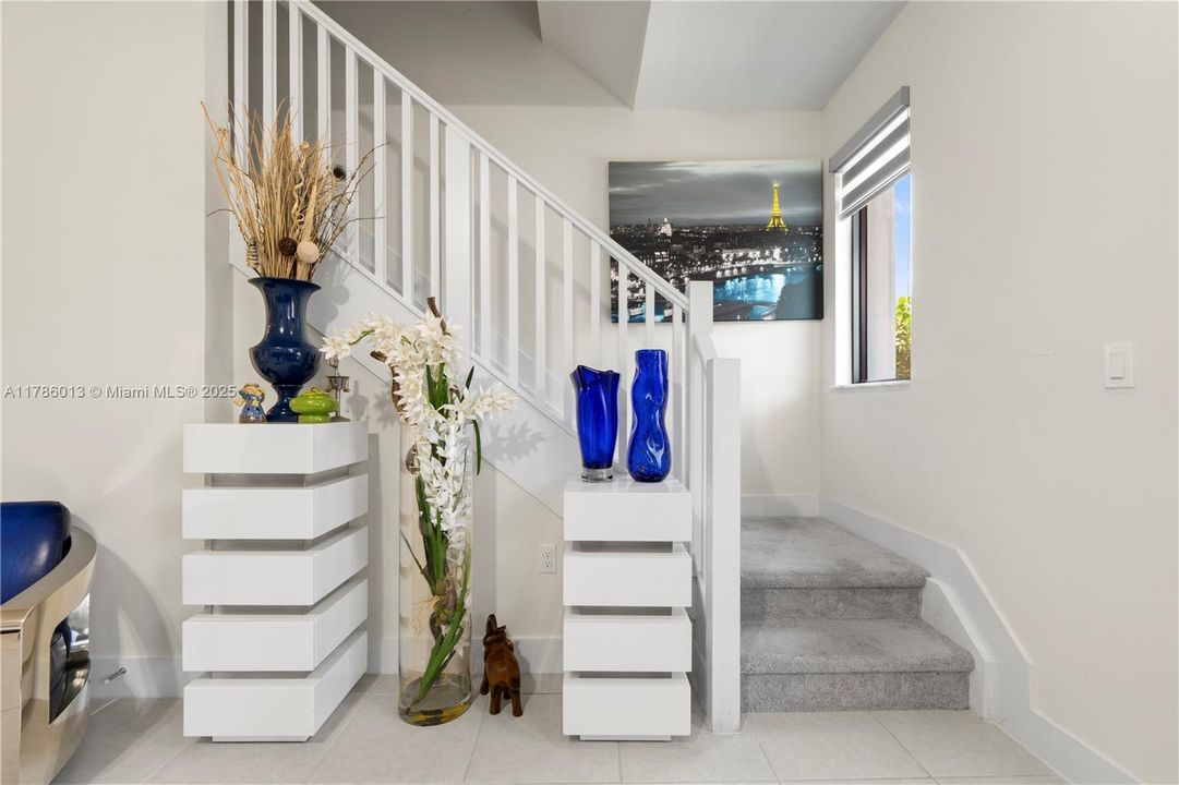 Vendido Recientemente: $829,000 (3 camas, 2 baños, 2026 Pies cuadrados)