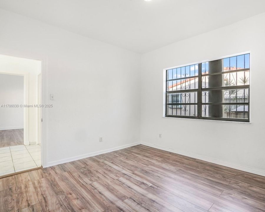 Vendido Recientemente: $799,000 (5 camas, 3 baños, 2525 Pies cuadrados)