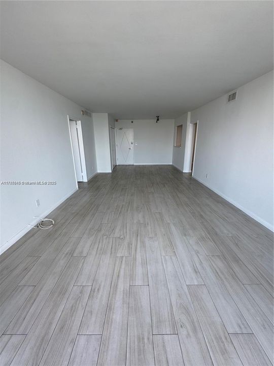 For Sale: $799,000 (2 beds, 2 baths, 1030 Square Feet)