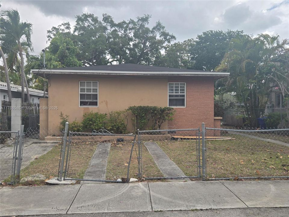 最近售出: $850,000 (0 贝兹, 0 浴室, 2103 平方英尺)