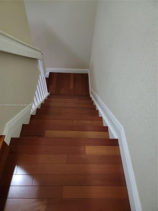 Vendido Recientemente: $520,000 (3 camas, 3 baños, 1462 Pies cuadrados)