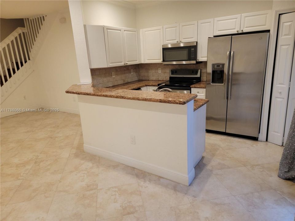 Vendido Recientemente: $520,000 (3 camas, 3 baños, 1462 Pies cuadrados)