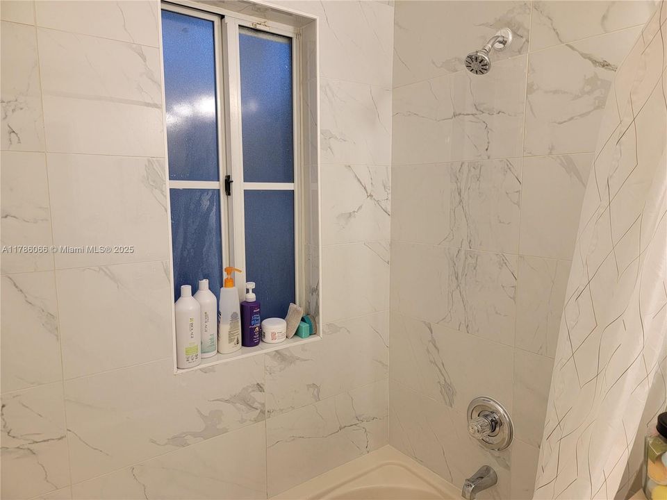 Vendido Recientemente: $520,000 (3 camas, 3 baños, 1462 Pies cuadrados)