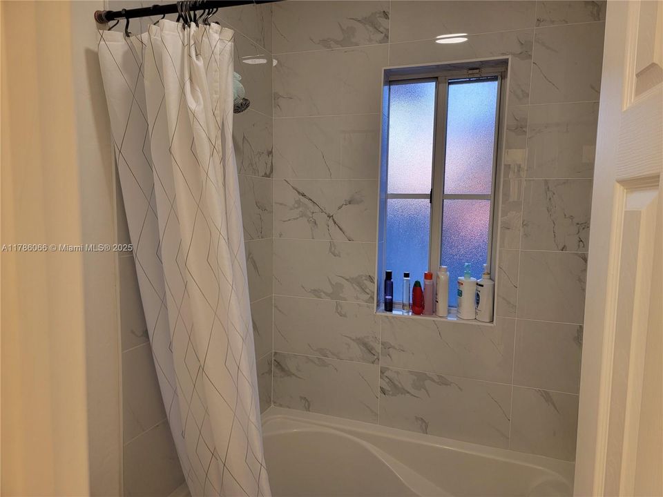 Vendido Recientemente: $520,000 (3 camas, 3 baños, 1462 Pies cuadrados)