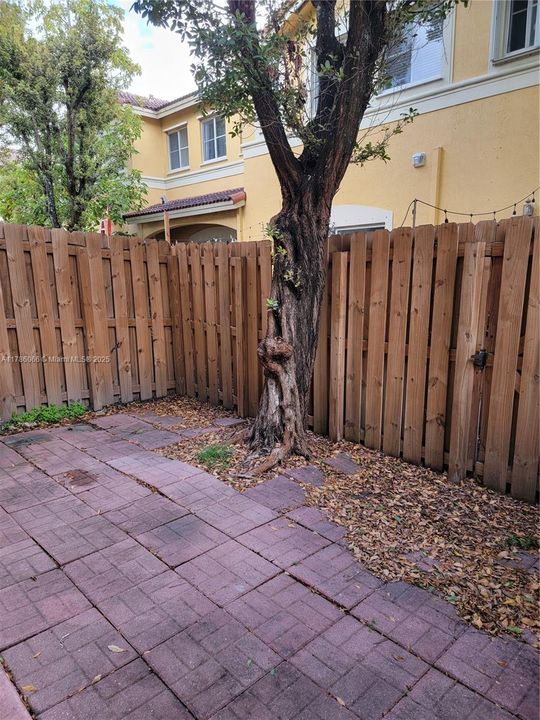 Vendido Recientemente: $520,000 (3 camas, 3 baños, 1462 Pies cuadrados)