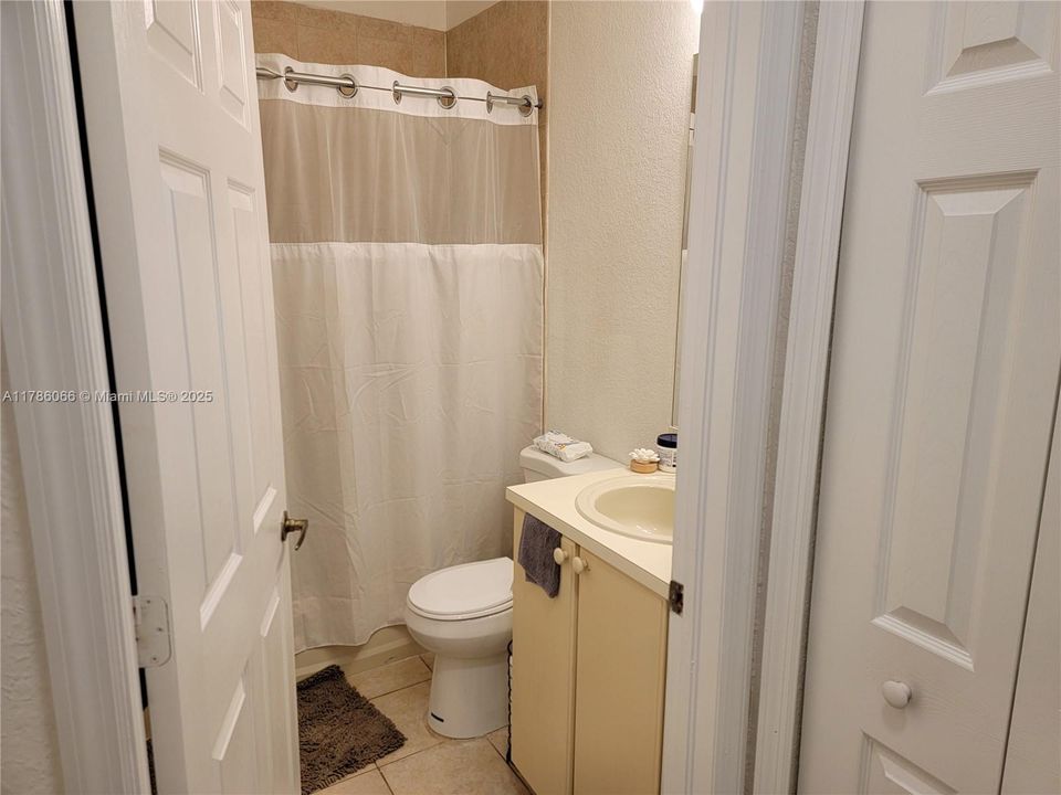 Vendido Recientemente: $520,000 (3 camas, 3 baños, 1462 Pies cuadrados)