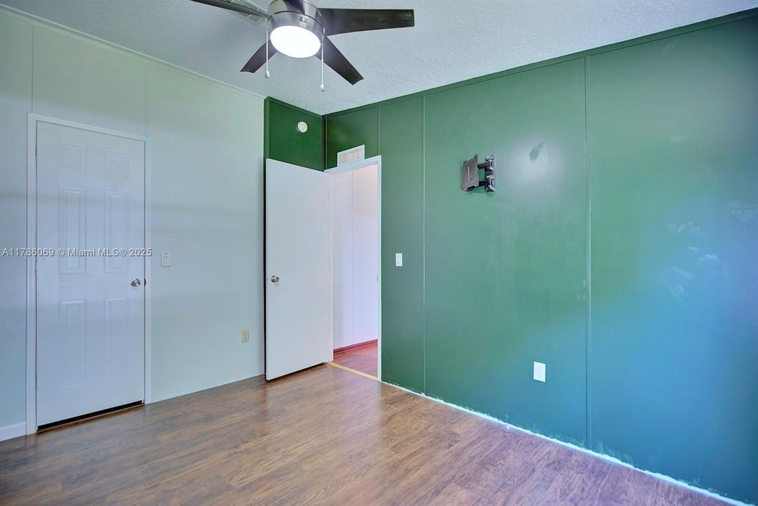 最近售出: $219,000 (3 贝兹, 2 浴室, 2178 平方英尺)