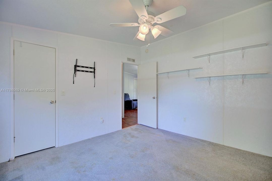 最近售出: $219,000 (3 贝兹, 2 浴室, 2178 平方英尺)