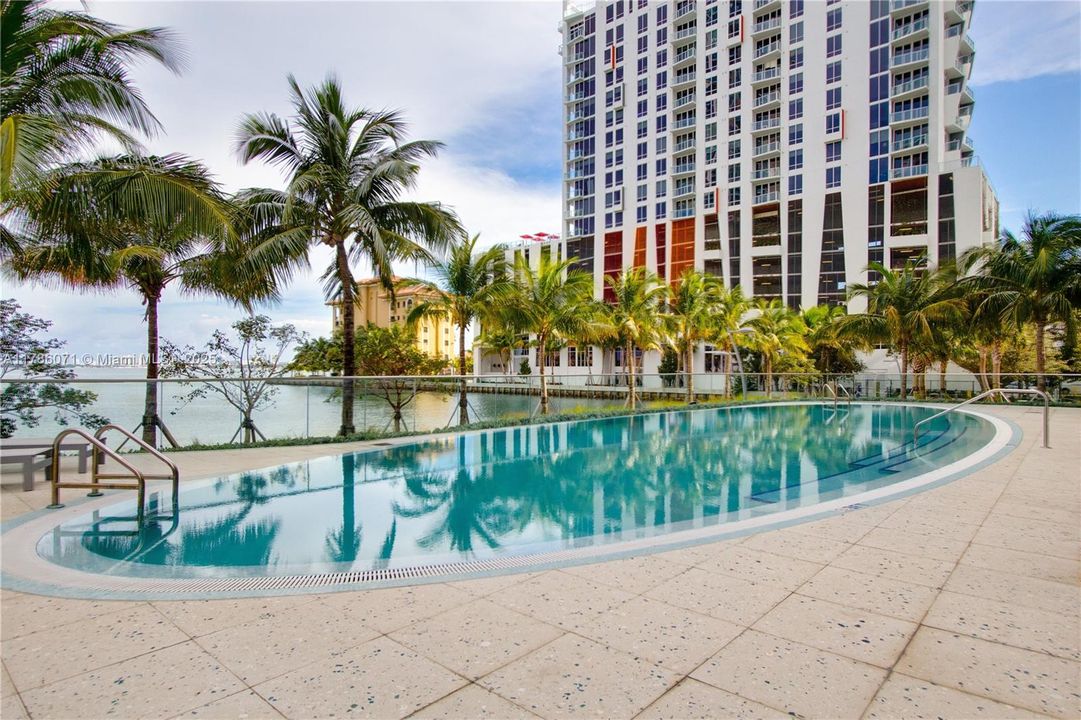 Recently Rented: $5,000 (2 beds, 2 baths, 1143 Square Feet)