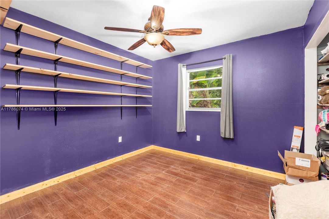 Vendido Recientemente: $515,000 (3 camas, 2 baños, 2383 Pies cuadrados)