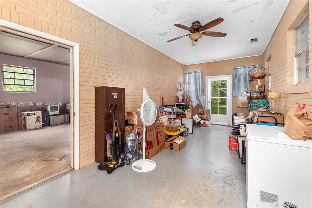 Vendido Recientemente: $515,000 (3 camas, 2 baños, 2383 Pies cuadrados)