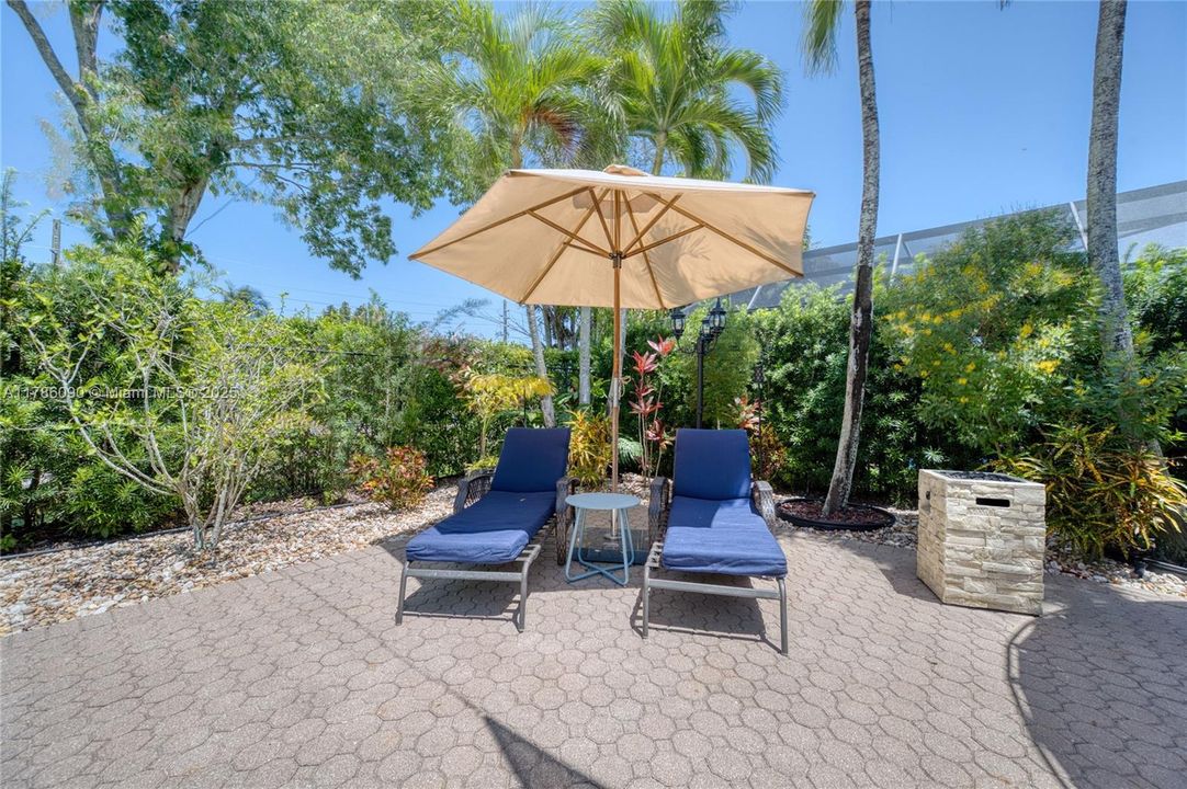 Недавно продано: $779,200 (4 спален, 3 ванн, 2831 Квадратных фут)