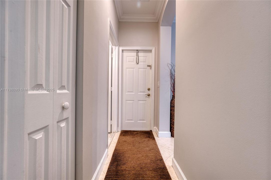 Недавно продано: $779,200 (4 спален, 3 ванн, 2831 Квадратных фут)