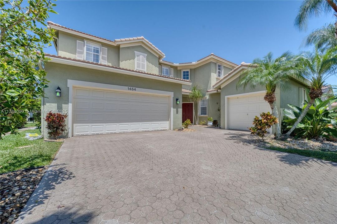 Недавно продано: $779,200 (4 спален, 3 ванн, 2831 Квадратных фут)