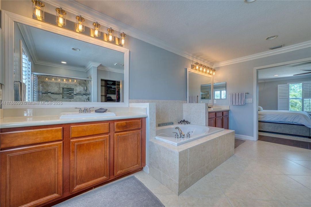 Недавно продано: $779,200 (4 спален, 3 ванн, 2831 Квадратных фут)