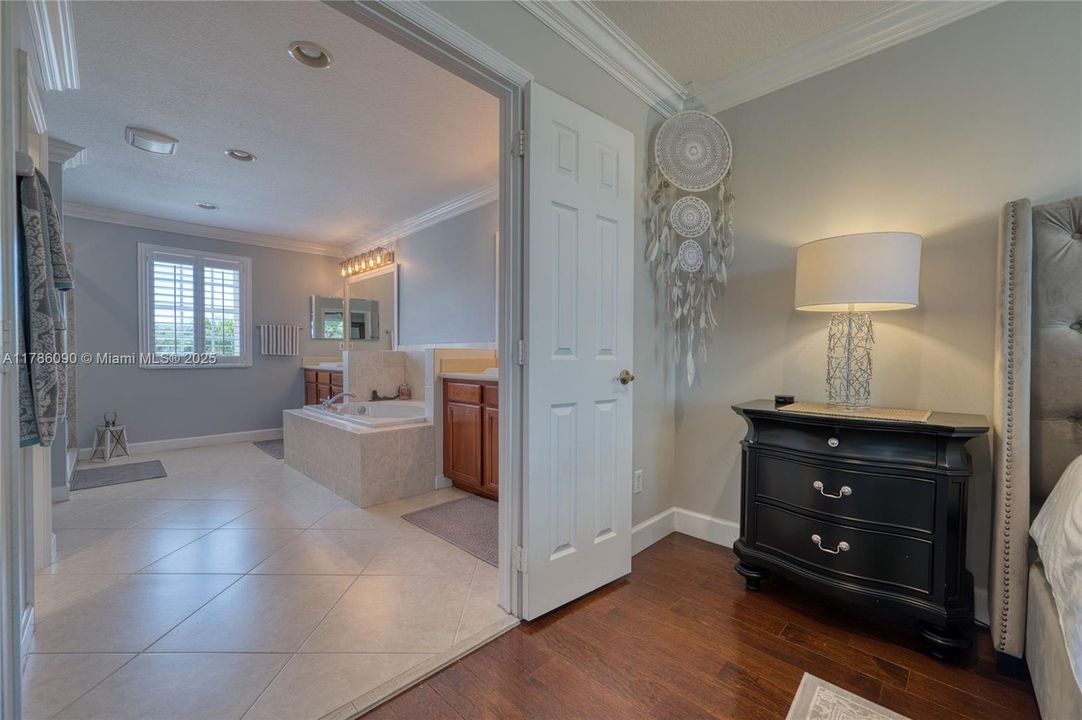 Недавно продано: $779,200 (4 спален, 3 ванн, 2831 Квадратных фут)