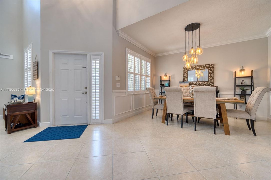 Недавно продано: $779,200 (4 спален, 3 ванн, 2831 Квадратных фут)