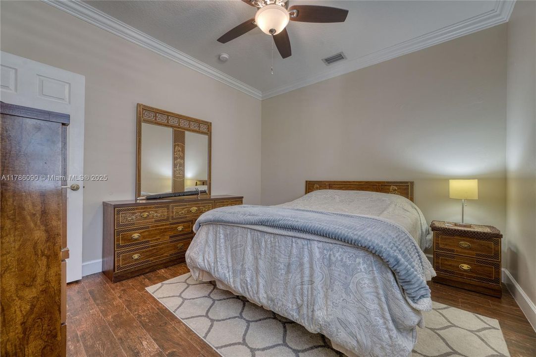 Недавно продано: $779,200 (4 спален, 3 ванн, 2831 Квадратных фут)