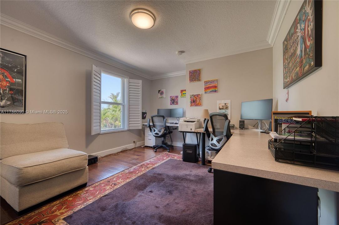 Недавно продано: $779,200 (4 спален, 3 ванн, 2831 Квадратных фут)