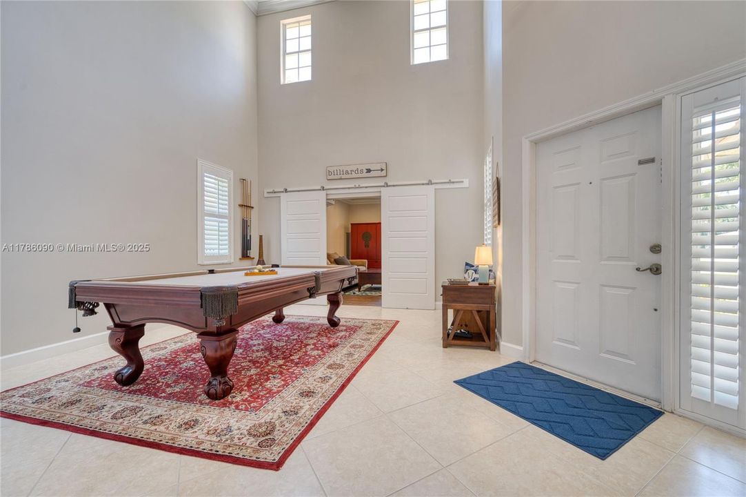 Недавно продано: $779,200 (4 спален, 3 ванн, 2831 Квадратных фут)