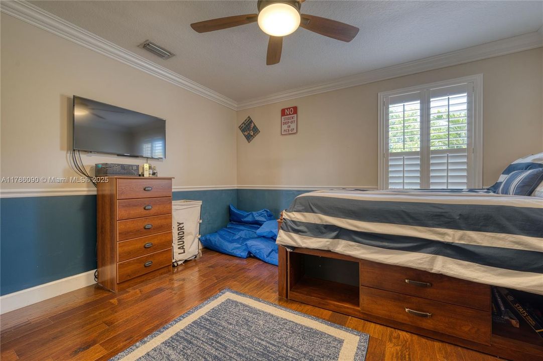 Недавно продано: $779,200 (4 спален, 3 ванн, 2831 Квадратных фут)