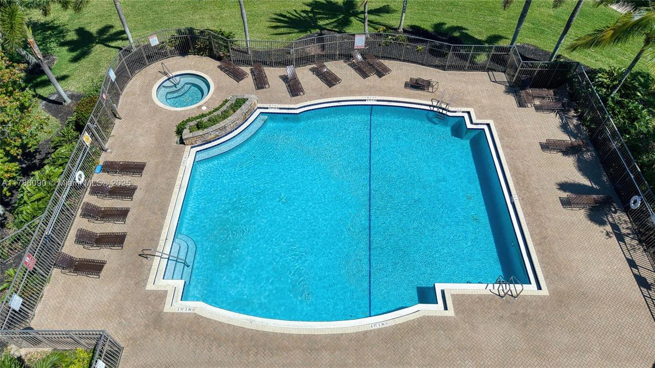 Недавно продано: $779,200 (4 спален, 3 ванн, 2831 Квадратных фут)