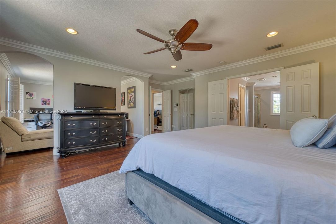 Недавно продано: $779,200 (4 спален, 3 ванн, 2831 Квадратных фут)