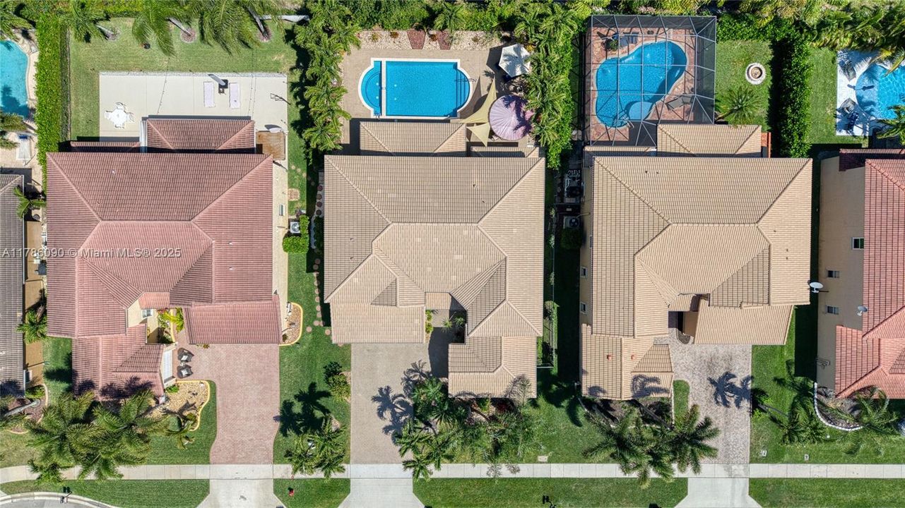 Недавно продано: $779,200 (4 спален, 3 ванн, 2831 Квадратных фут)