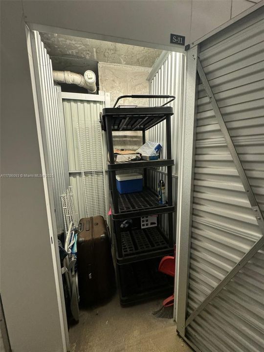 For Sale: $632,000 (2 beds, 2 baths, 938 Square Feet)