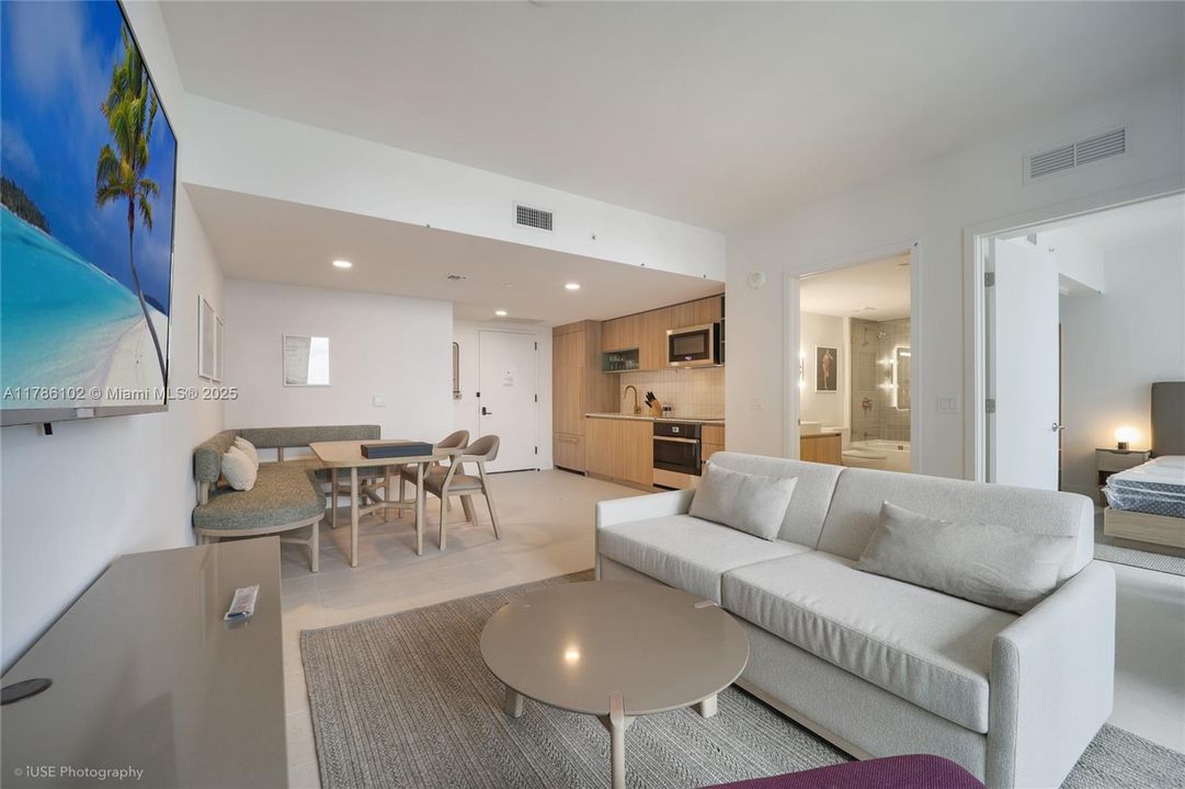 最近租的: $3,450 (1 贝兹, 1 浴室, 598 平方英尺)