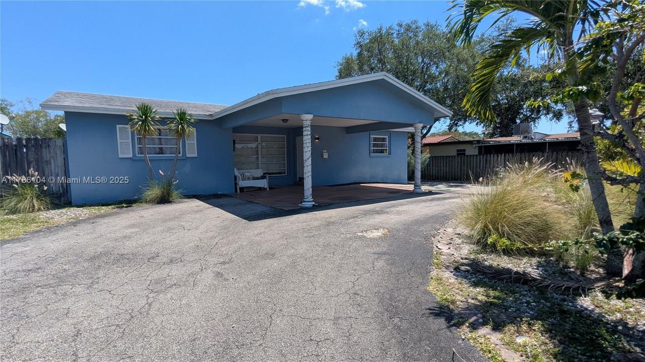 Recently Sold: $495,000 (3 beds, 2 baths, 1696 Square Feet)