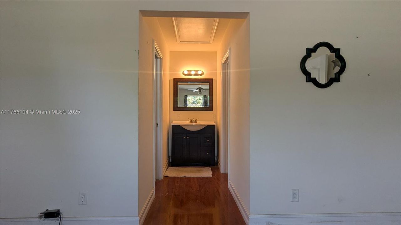 Recently Sold: $495,000 (3 beds, 2 baths, 1696 Square Feet)