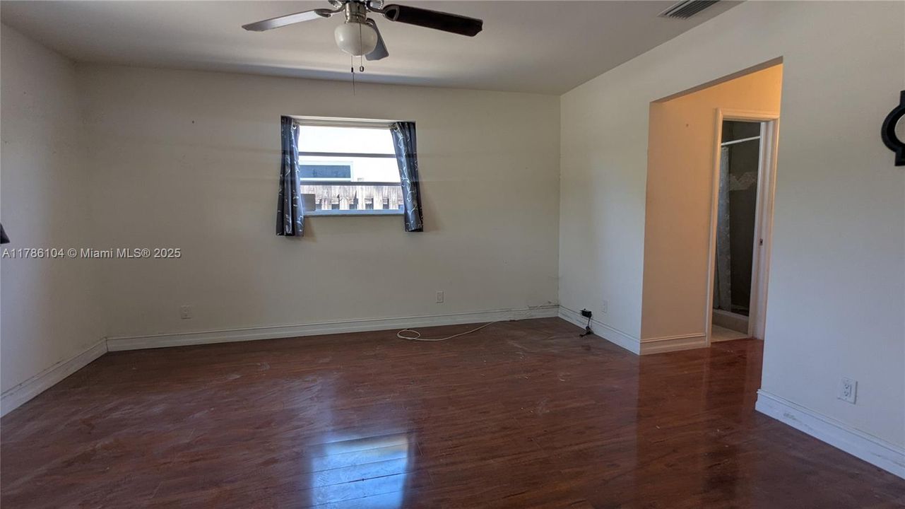 Recently Sold: $495,000 (3 beds, 2 baths, 1696 Square Feet)