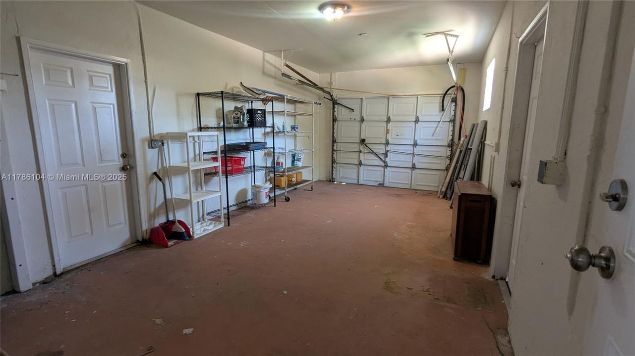 Recently Sold: $495,000 (3 beds, 2 baths, 1696 Square Feet)